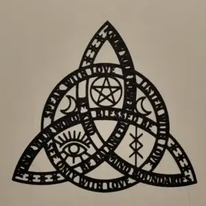 Triquetra – celtic knot wall art