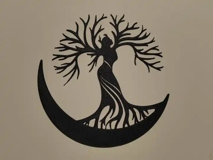 Woman tree art